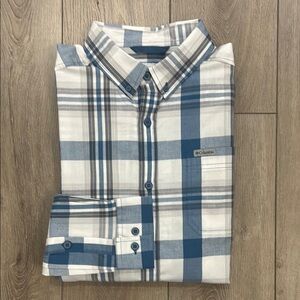 Columbia Men's Plaid Long Sleeve Butyon Down Collared Shirt - Medium